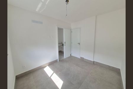 Apartamento à venda com 117m², 4 quartos e 3 vagasFoto 05