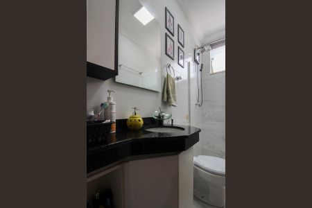 Casa à venda com 174m², 3 quartos e 2 vagas Casa à venda com 174m², 3 quartos e 2 vagasBanheiro Social