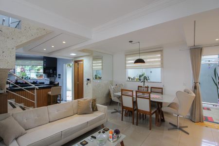 Sala de casa à venda com 3 quartos, 174m² em Rio Branco, Belo Horizonte