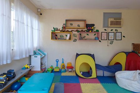 Casa de condomínio à venda com 180m², 3 quartos e 2 vagas Casa de condomínio à venda com 180m², 3 quartos e 2 vagasÁrea comum