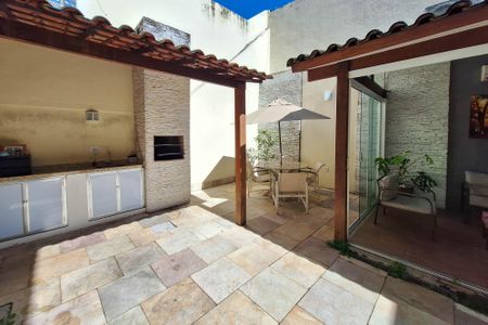 Casa de condomínio à venda com 180m², 3 quartos e 2 vagas Casa de condomínio à venda com 180m², 3 quartos e 2 vagasQuintal