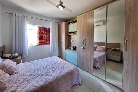 Casa de condomínio à venda com 180m², 3 quartos e 2 vagas Casa de condomínio à venda com 180m², 3 quartos e 2 vagasSuíte 1