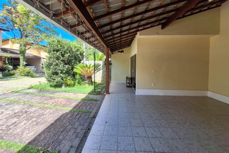 Casa de condomínio à venda com 180m², 3 quartos e 2 vagas Casa de condomínio à venda com 180m², 3 quartos e 2 vagasQuintal