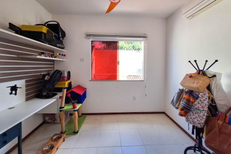 Casa de condomínio à venda com 180m², 3 quartos e 2 vagas Casa de condomínio à venda com 180m², 3 quartos e 2 vagasQuarto 2