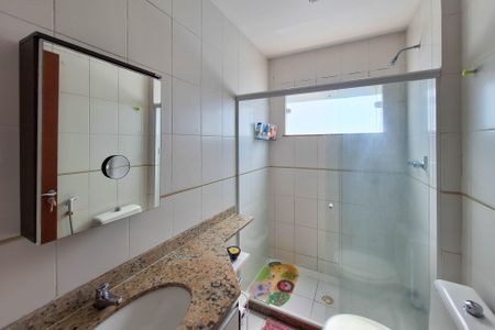 Casa de condomínio à venda com 180m², 3 quartos e 2 vagas Casa de condomínio à venda com 180m², 3 quartos e 2 vagasBanheiro da Suíte 1