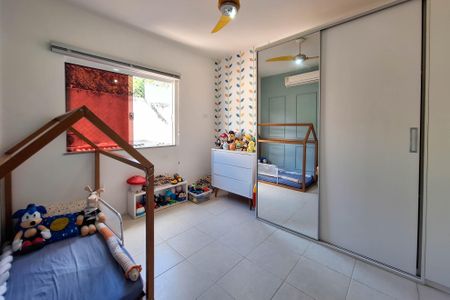 Casa de condomínio à venda com 180m², 3 quartos e 2 vagas Casa de condomínio à venda com 180m², 3 quartos e 2 vagasQuarto 1