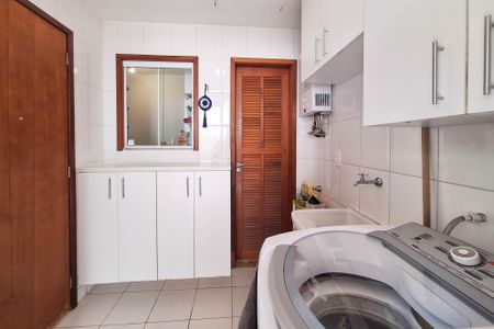 Casa de condomínio à venda com 180m², 3 quartos e 2 vagas Casa de condomínio à venda com 180m², 3 quartos e 2 vagasÁrea de Serviço