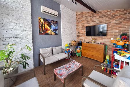 Casa de condomínio à venda com 180m², 3 quartos e 2 vagas Casa de condomínio à venda com 180m², 3 quartos e 2 vagasQuintal