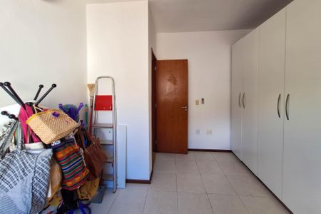 Casa de condomínio à venda com 180m², 3 quartos e 2 vagas Casa de condomínio à venda com 180m², 3 quartos e 2 vagasQuarto 2