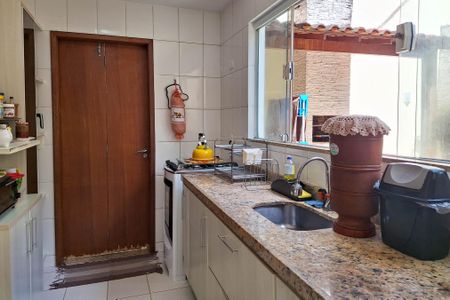 Casa de condomínio à venda com 180m², 3 quartos e 2 vagas Casa de condomínio à venda com 180m², 3 quartos e 2 vagasCozinha