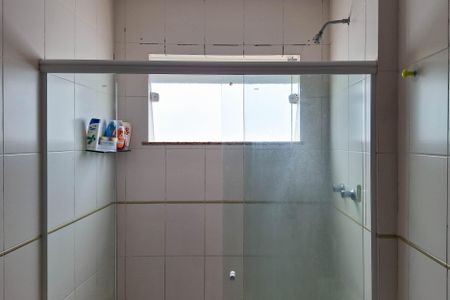 Casa de condomínio à venda com 180m², 3 quartos e 2 vagas Casa de condomínio à venda com 180m², 3 quartos e 2 vagasBanheiro da Suíte 1