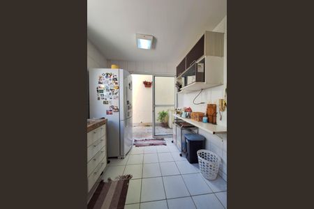 Casa de condomínio à venda com 180m², 3 quartos e 2 vagas Casa de condomínio à venda com 180m², 3 quartos e 2 vagasCozinha