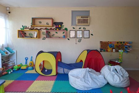 Casa de condomínio à venda com 180m², 3 quartos e 2 vagas Casa de condomínio à venda com 180m², 3 quartos e 2 vagasÁrea comum