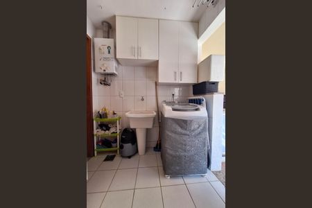 Casa de condomínio à venda com 180m², 3 quartos e 2 vagas Casa de condomínio à venda com 180m², 3 quartos e 2 vagasÁrea de Serviço