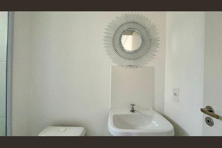 Banheiro social de apartamento para alugar com 1 quarto, 24m² em Jardim Paulista, São Paulo