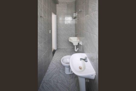 Casa para alugar com 30m², 1 quarto e sem vagaBanheiro e Área de Serviço