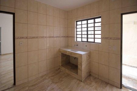 Cozinha de casa para alugar com 1 quarto, 30m² em Vila California, São Paulo