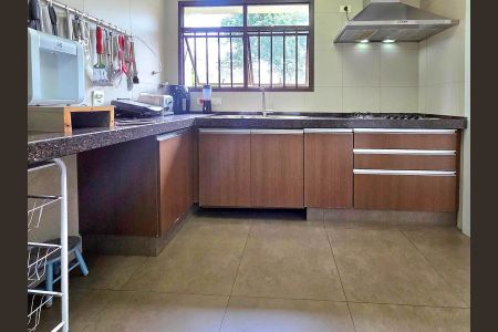 Apartamento à venda com 229m², 4 quartos e 4 vagasCozinha