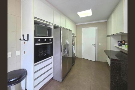 Apartamento à venda com 229m², 4 quartos e 4 vagasCozinha