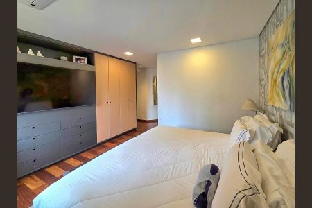 Apartamento à venda com 229m², 4 quartos e 4 vagasSuíte