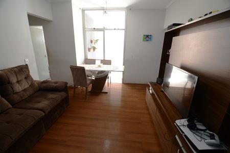 Apartamento à venda com 100m², 2 quartos e 1 vagaSala