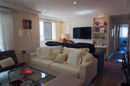 Apartamento à venda com 117m², 2 quartos e 2 vagasSala