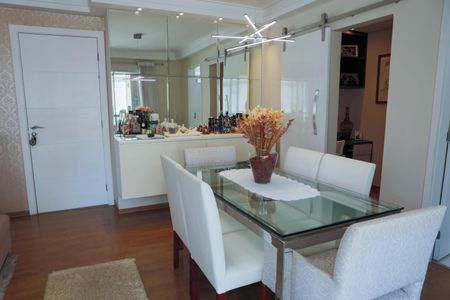 Apartamento à venda com 117m², 2 quartos e 2 vagasSala