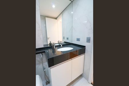 Apartamento para alugar com 65m², 2 quartos e 1 vaga Apartamento para alugar com 65m², 2 quartos e 1 vagaBanheiro
