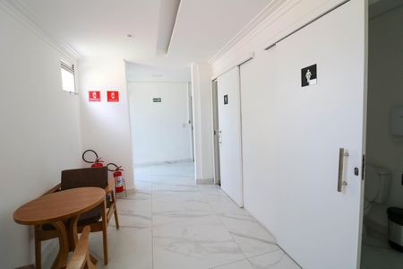Apartamento para alugar com 65m², 2 quartos e 1 vaga Apartamento para alugar com 65m², 2 quartos e 1 vagaÁrea comum - Salão de festas