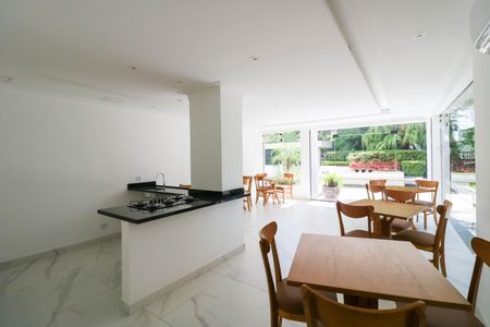 Apartamento para alugar com 65m², 2 quartos e 1 vaga Apartamento para alugar com 65m², 2 quartos e 1 vagaÁrea comum - Salão de festas