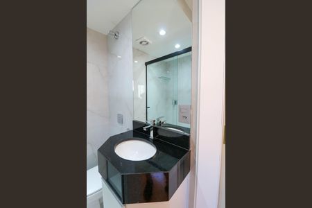 Apartamento para alugar com 65m², 2 quartos e 1 vaga Apartamento para alugar com 65m², 2 quartos e 1 vagaBanheiro da Suíte