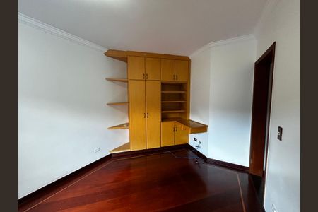 Casa de condomínio para alugar com 3000m², 6 quartos e 4 vagasQuarto