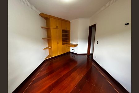 Casa de condomínio para alugar com 3000m², 6 quartos e 4 vagasQuarto