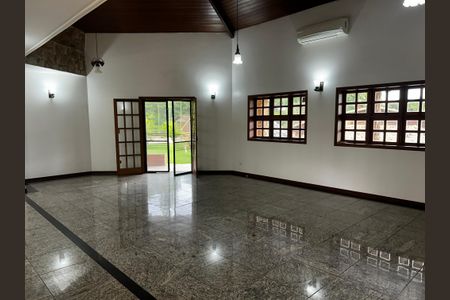 Casa de condomínio para alugar com 3000m², 6 quartos e 4 vagasSala