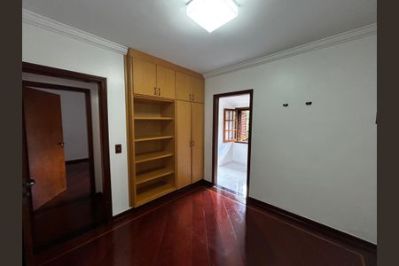 Casa de condomínio para alugar com 3000m², 6 quartos e 4 vagasQuarto