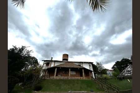 Casa de condomínio para alugar com 3000m², 6 quartos e 4 vagasFachada