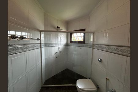 Casa de condomínio para alugar com 3000m², 6 quartos e 4 vagasBanheiro