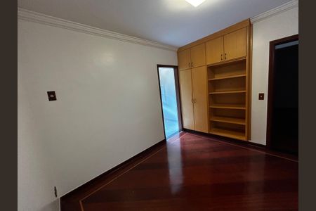 Casa de condomínio para alugar com 3000m², 6 quartos e 4 vagasQuarto