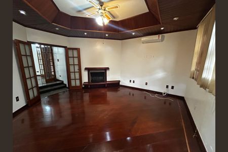 Casa de condomínio para alugar com 3000m², 6 quartos e 4 vagasSala