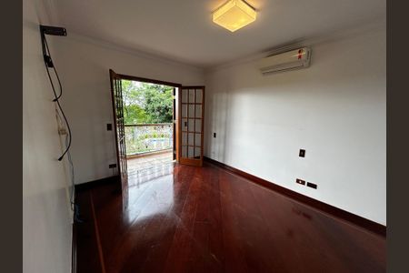 Casa de condomínio para alugar com 3000m², 6 quartos e 4 vagasQuarto