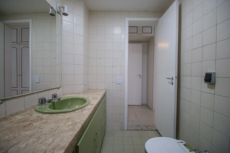 Apartamento para alugar com 144m², 4 quartos e 2 vagasBanheiro Suite