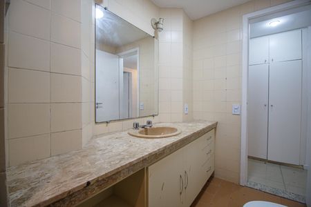 Apartamento para alugar com 144m², 4 quartos e 2 vagasBanheiro Social