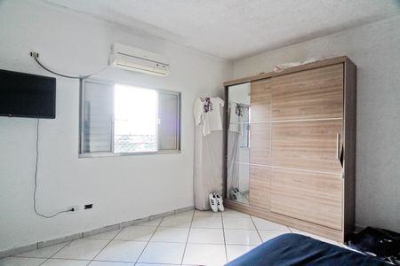 Casa à venda com 114m², 2 quartos e 2 vagas