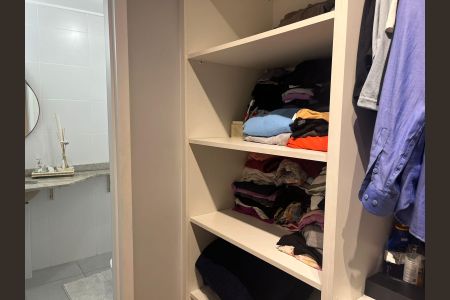 Apartamento à venda com 106m², 4 quartos e 2 vagasCloset