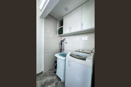 Apartamento à venda com 90m², 3 quartos e 1 vagaÁrea de Serviço