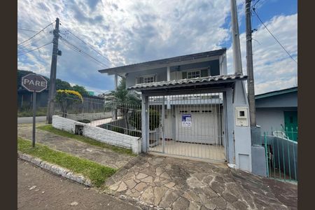 Casa para alugar com 215m², 3 quartos e 2 vagasFachada