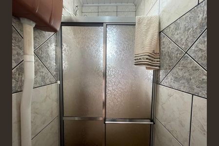 Casa para alugar com 215m², 3 quartos e 2 vagasBanheiro social