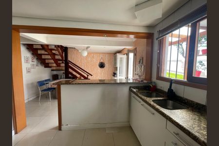 Casa para alugar com 215m², 3 quartos e 2 vagasCozinha