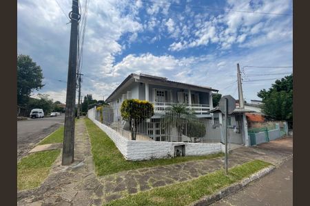 Casa para alugar com 215m², 3 quartos e 2 vagasFachada