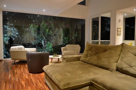 Casa para alugar com 450m², 4 quartos e 2 vagas Casa para alugar com 450m², 4 quartos e 2 vagasSala